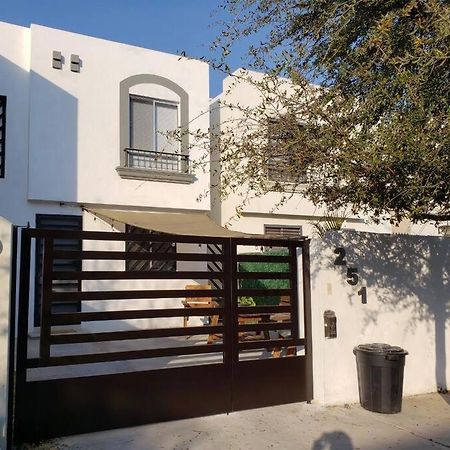 Comfortable And Private House 2 Bedrooms Wifi Parking Free Монтеррей Экстерьер фото