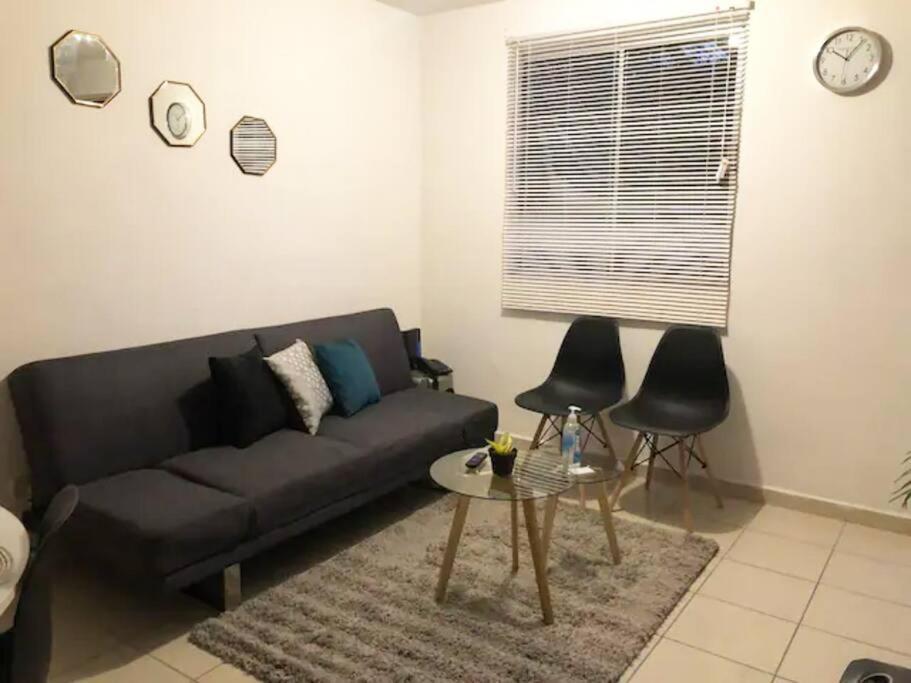 Comfortable And Private House 2 Bedrooms Wifi Parking Free Монтеррей Экстерьер фото