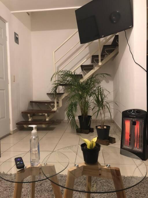 Comfortable And Private House 2 Bedrooms Wifi Parking Free Монтеррей Экстерьер фото