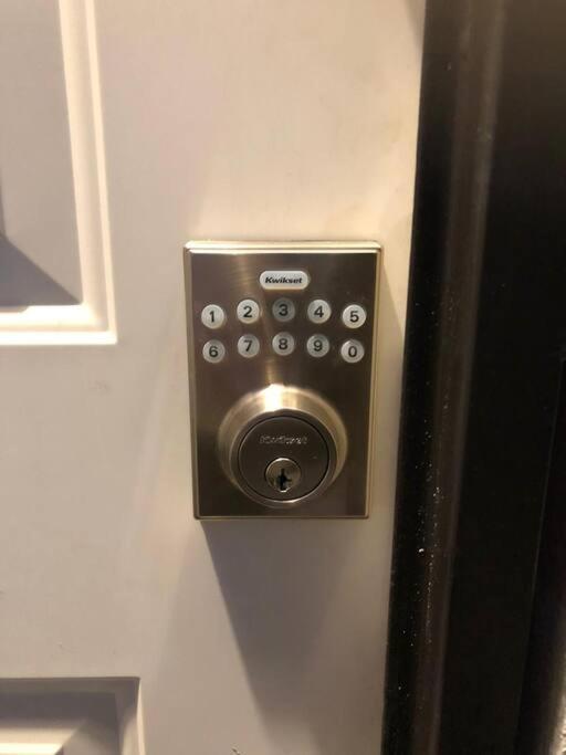 Comfortable And Private House 2 Bedrooms Wifi Parking Free Монтеррей Экстерьер фото