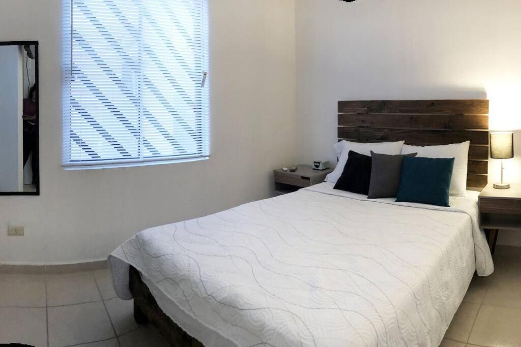 Comfortable And Private House 2 Bedrooms Wifi Parking Free Монтеррей Экстерьер фото