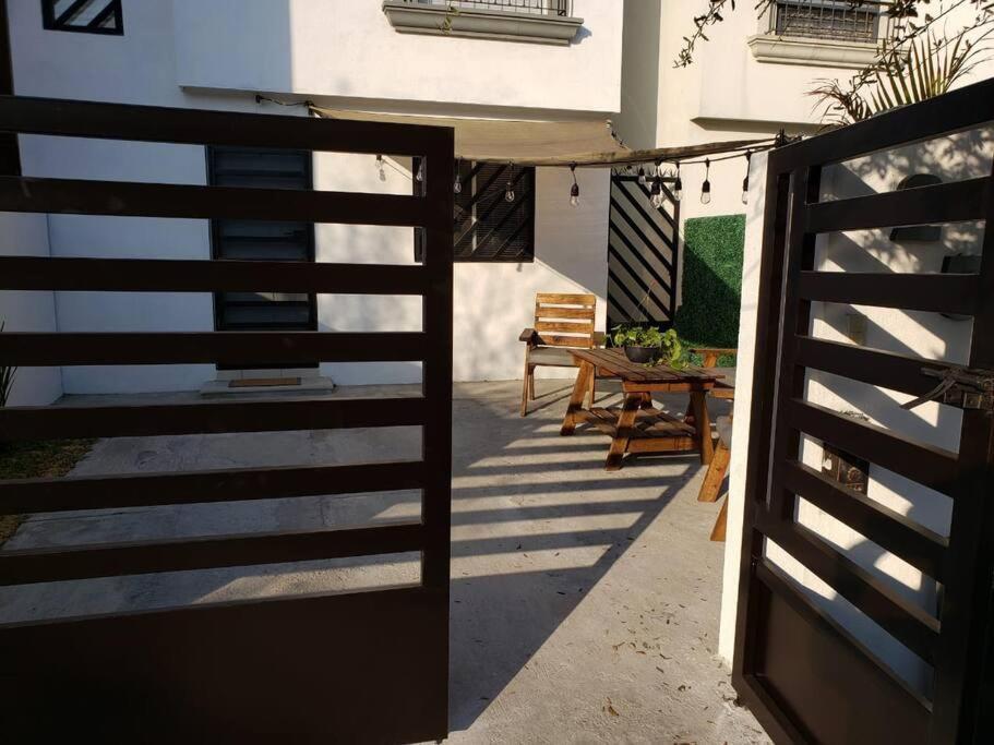 Comfortable And Private House 2 Bedrooms Wifi Parking Free Монтеррей Экстерьер фото